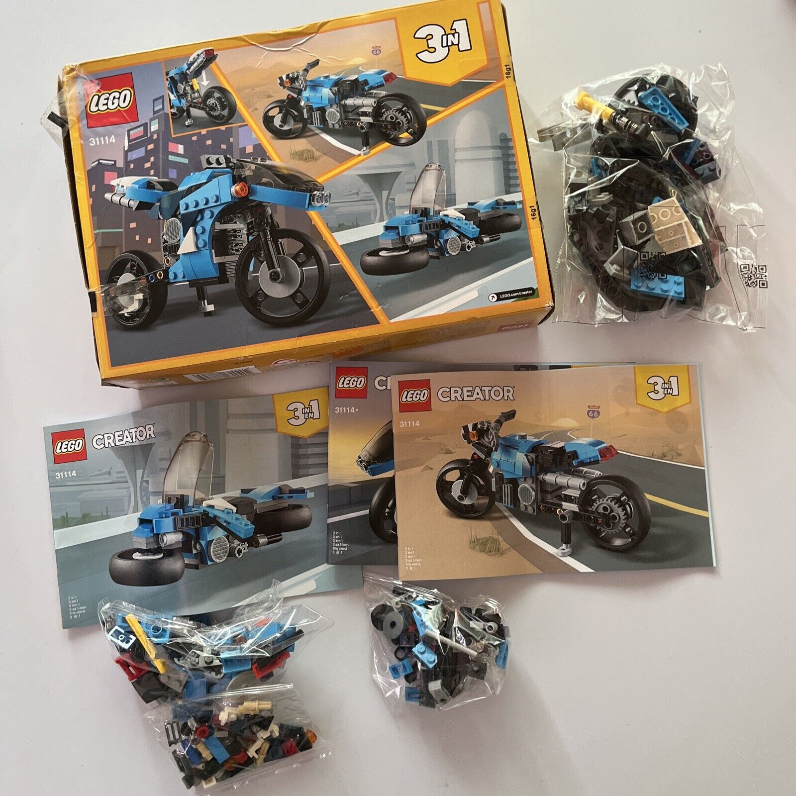 LEGO CREATOR: Superbike (31114) – Retro Unit