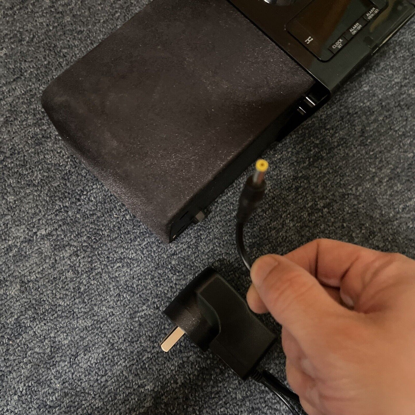 Logitech Pure-Fi Express S-00067 Alarm Clock iPod 30-Pin Dock