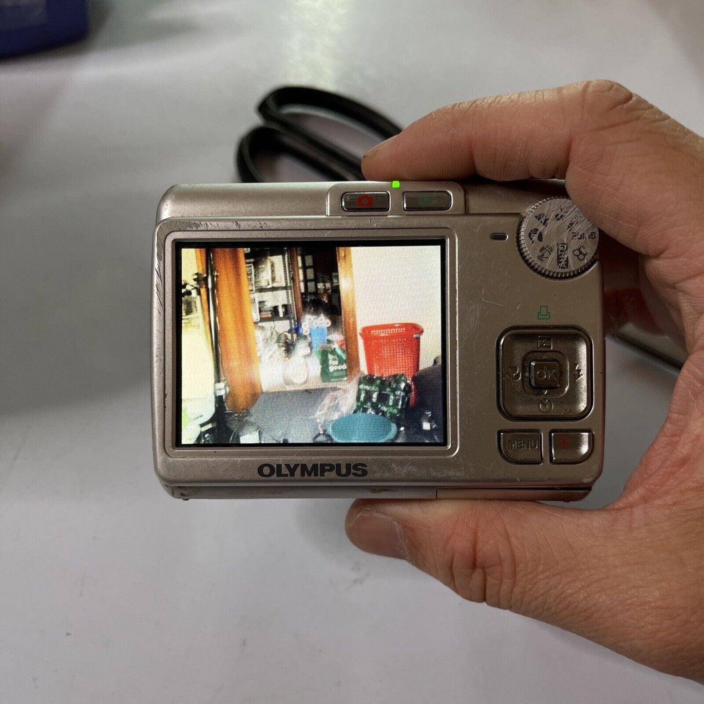 Olympus FE-270 Digital Camera 7.1MP *For Parts Or Repair*