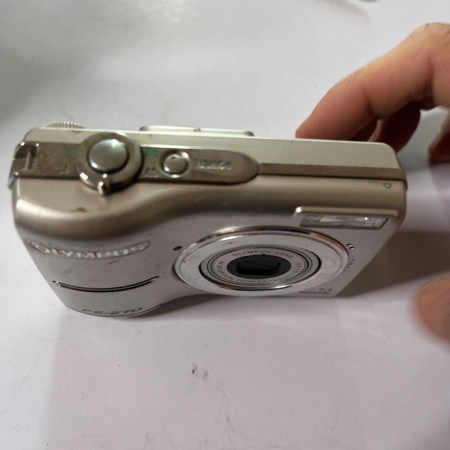 Olympus FE-270 Digital Camera 7.1MP *For Parts Or Repair*