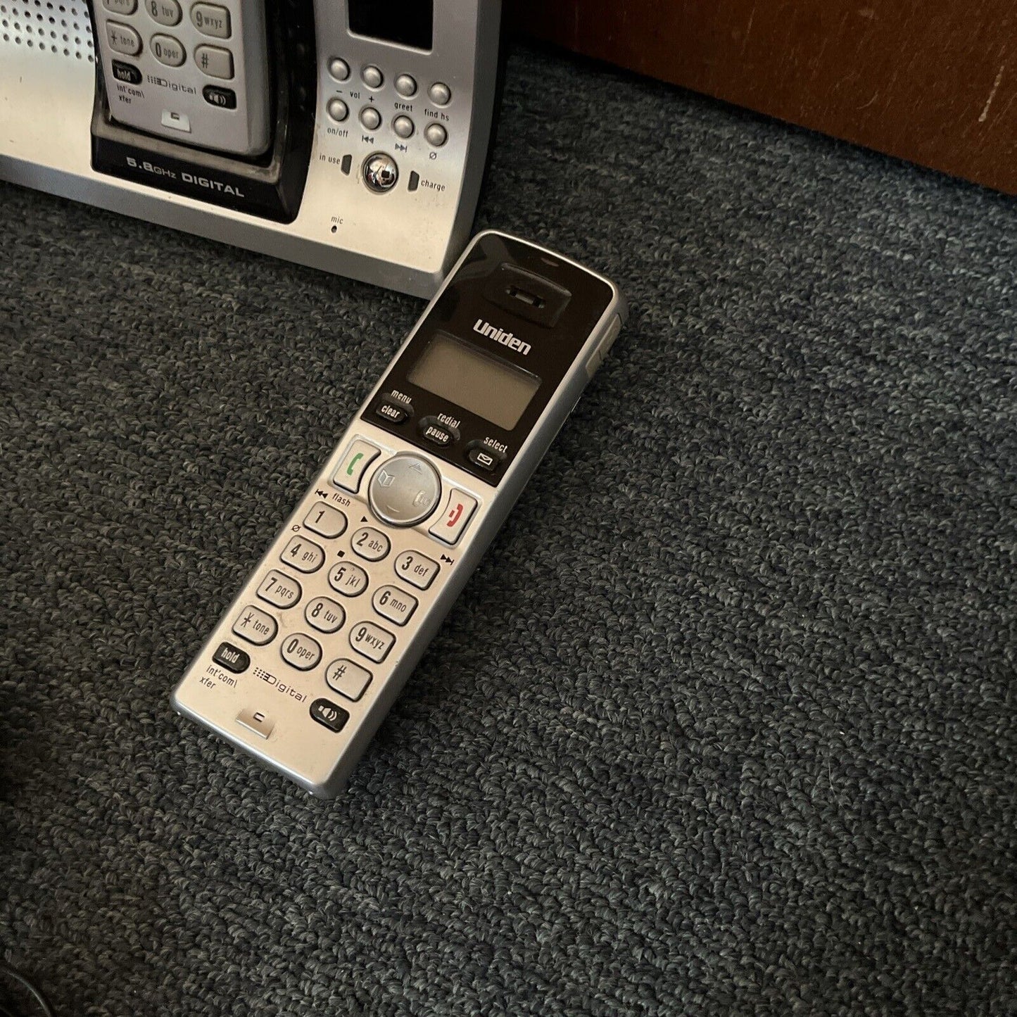 Uniden WDSS5335+1 Digital Answering Machine With 2 Cordless Handset
