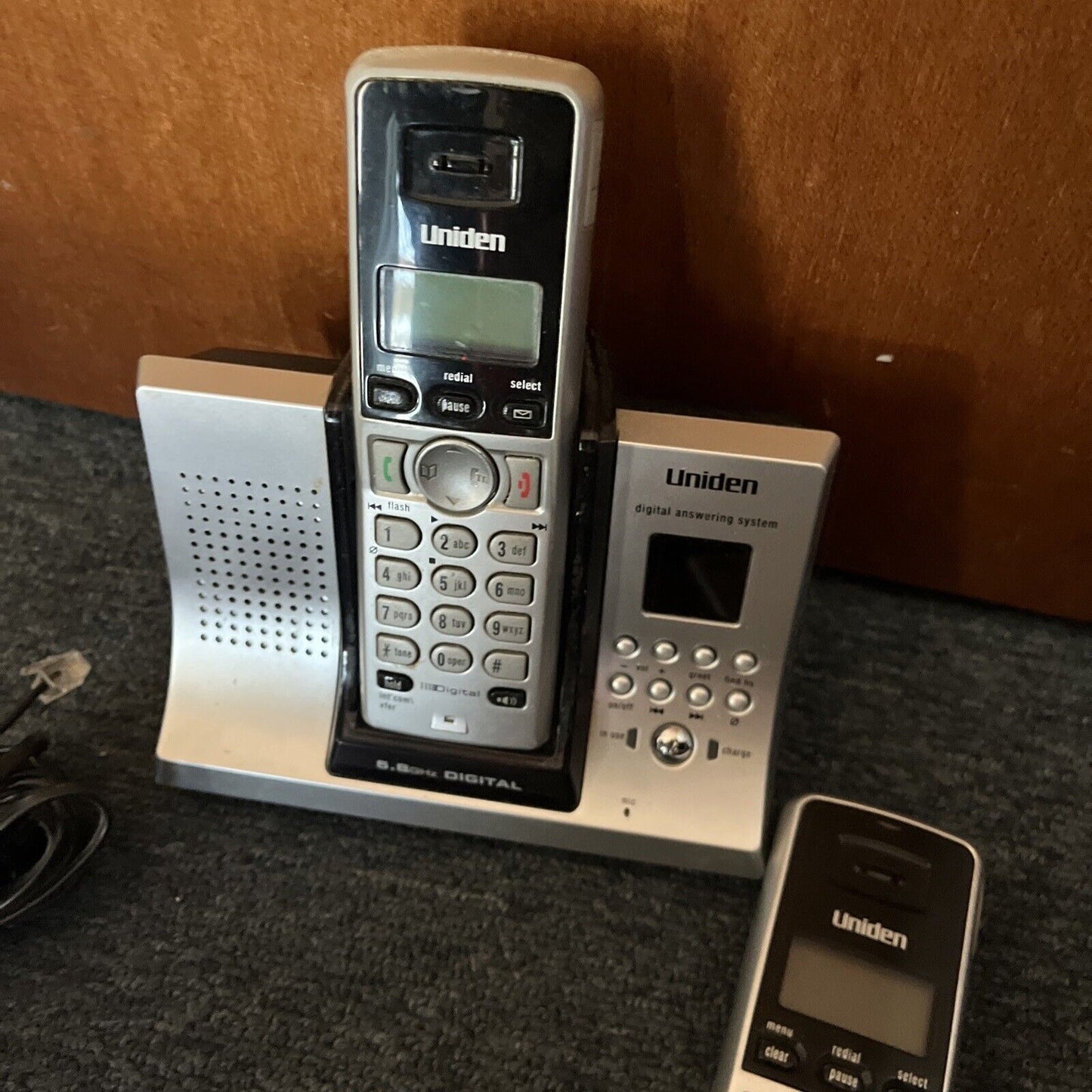 Uniden WDSS5335+1 Digital Answering Machine With 2 Cordless Handset