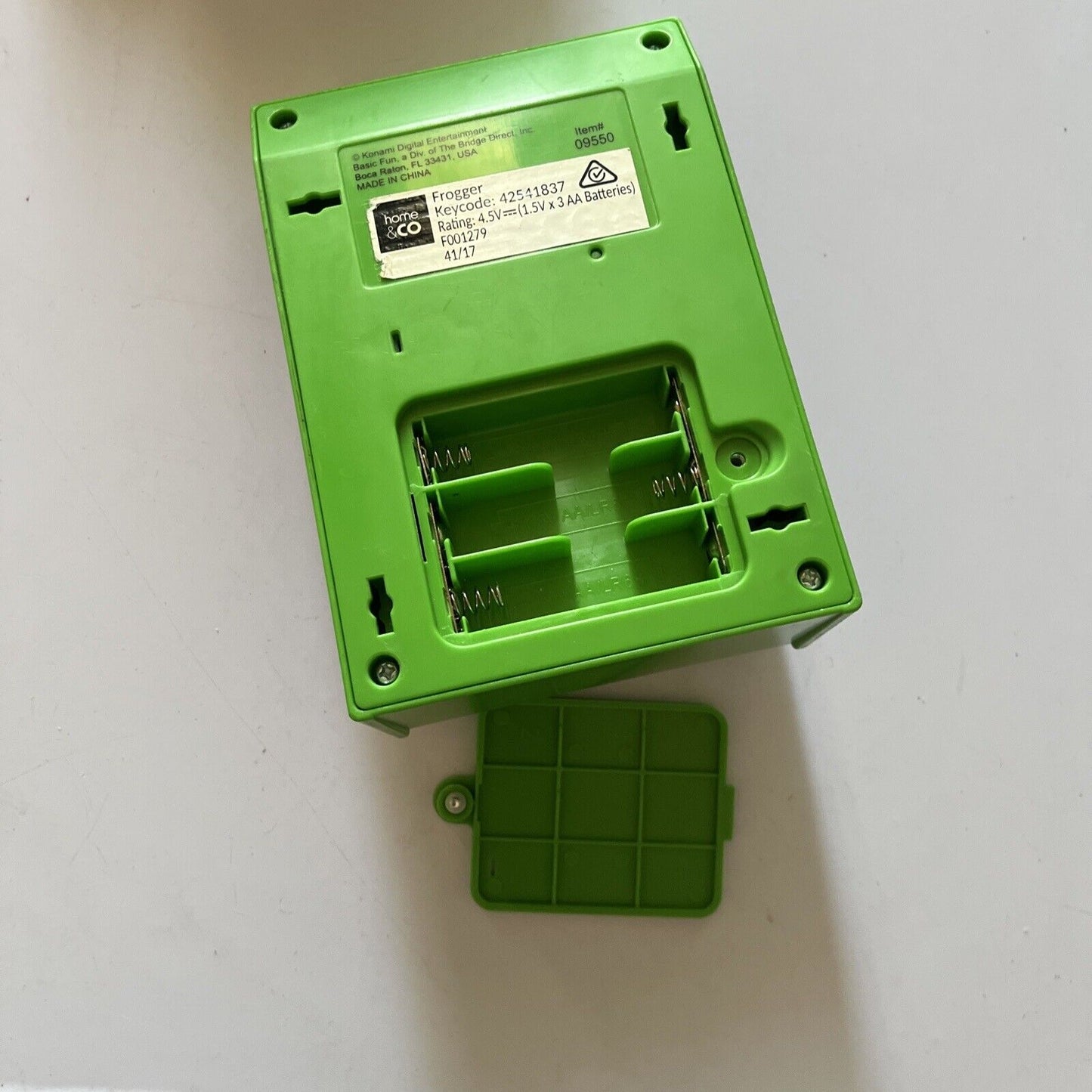 Frogger Portable Video Game Konami Digital Entertainment 09559