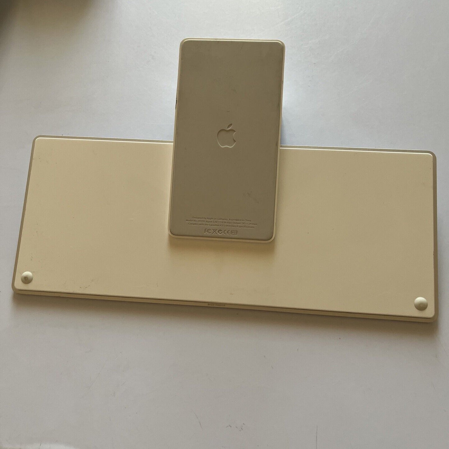 Apple Keyboard A1359 For 30-Pin iPhone iPad