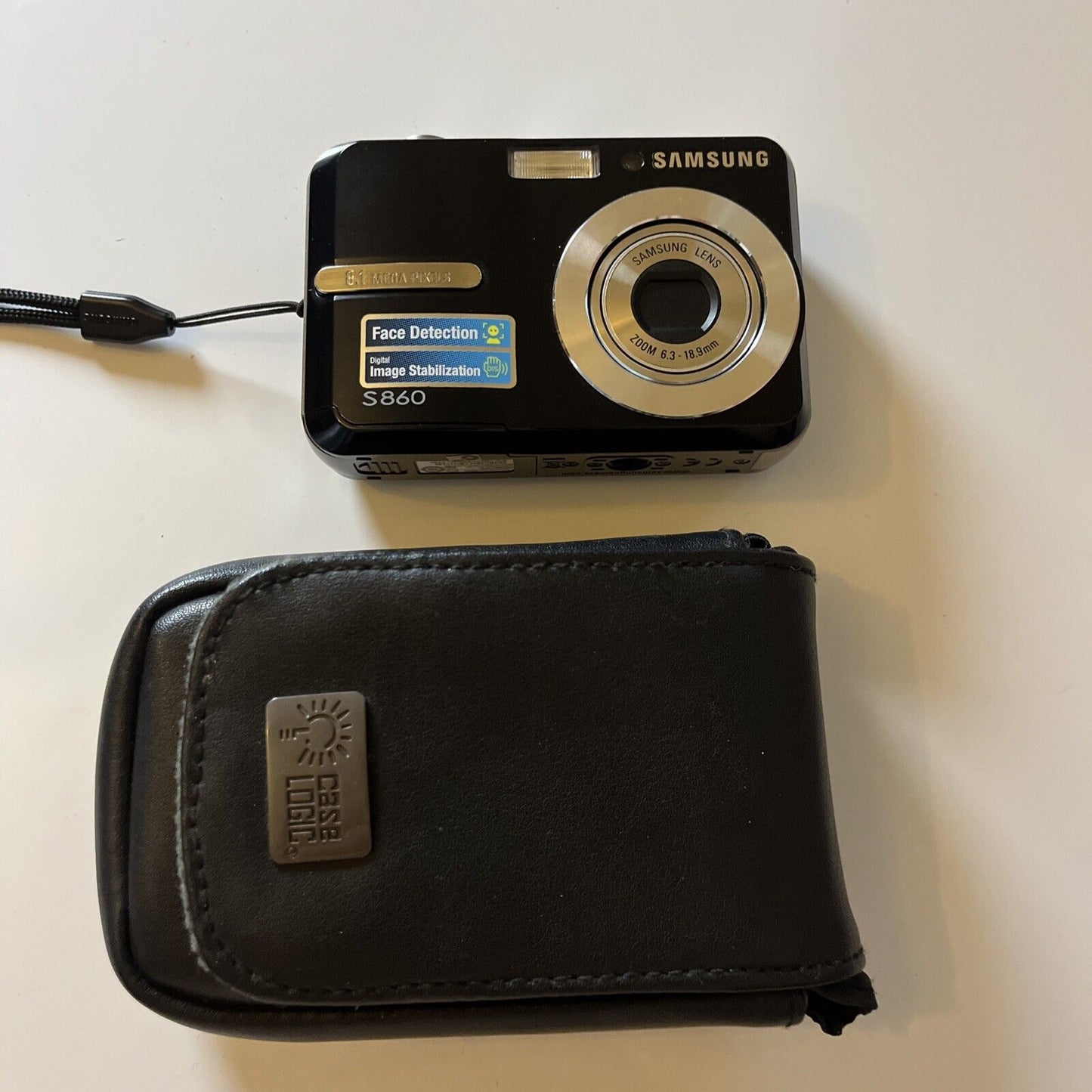 Samsung Digimax S860 Digital Camera 8.1MP Black with Case