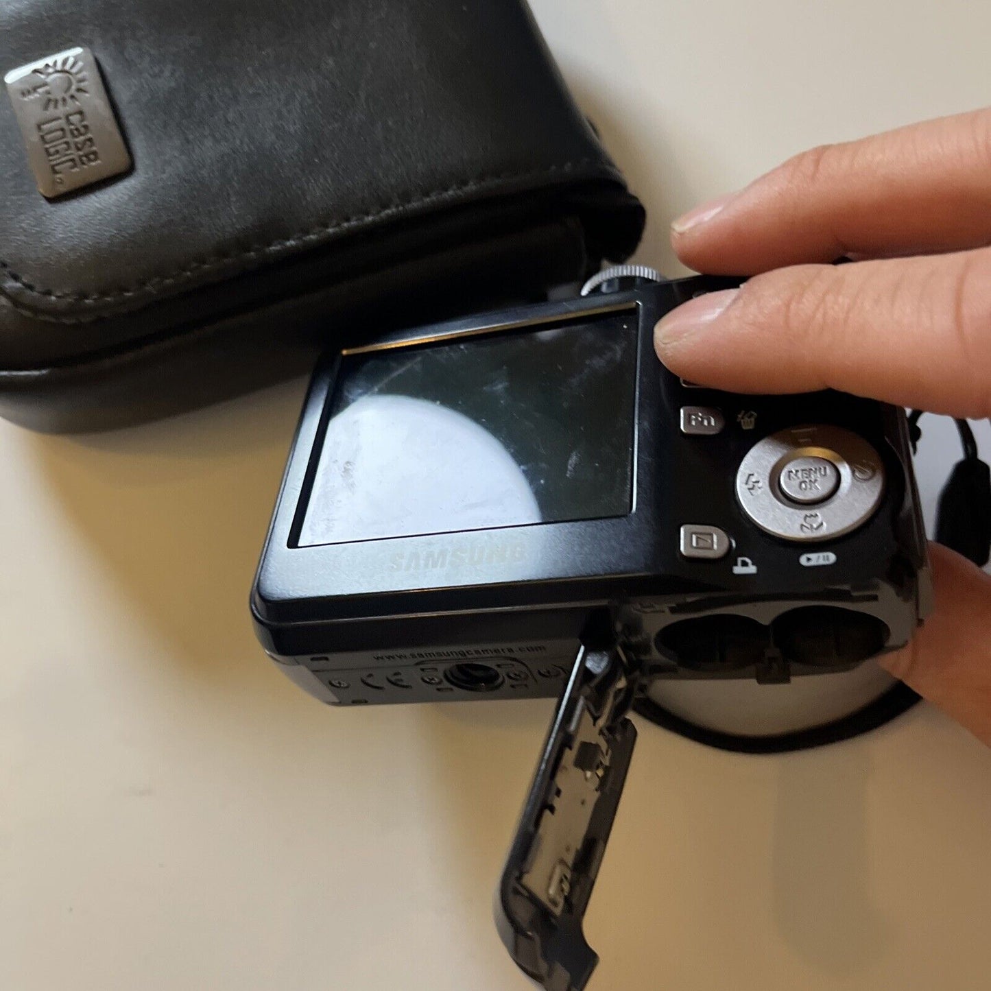 Samsung Digimax S860 Digital Camera 8.1MP Black with Case