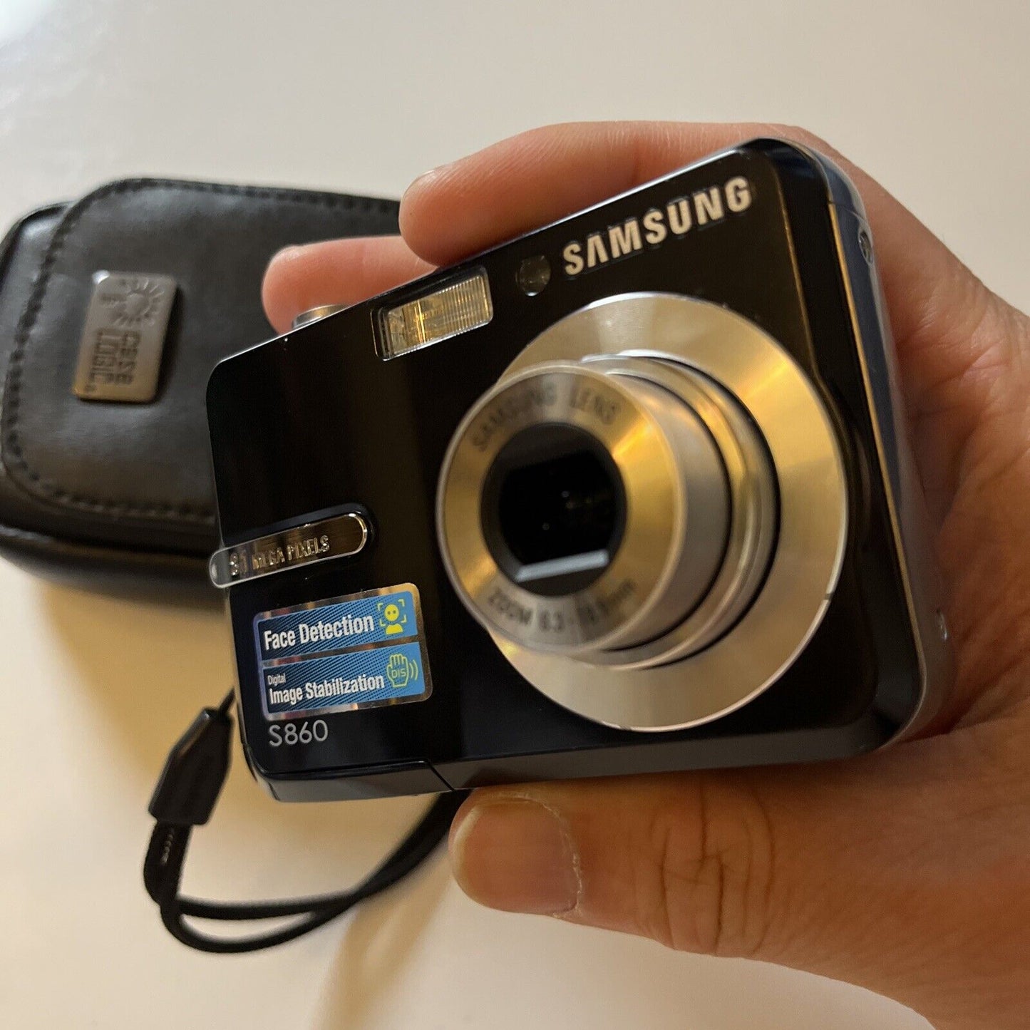 Samsung Digimax S860 Digital Camera 8.1MP Black with Case
