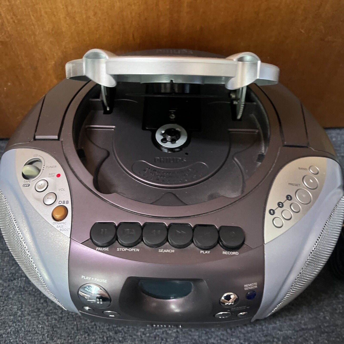 Philips AZ1148 CD Radio Cassette Recorder Boombox *Tape Plays Slow*