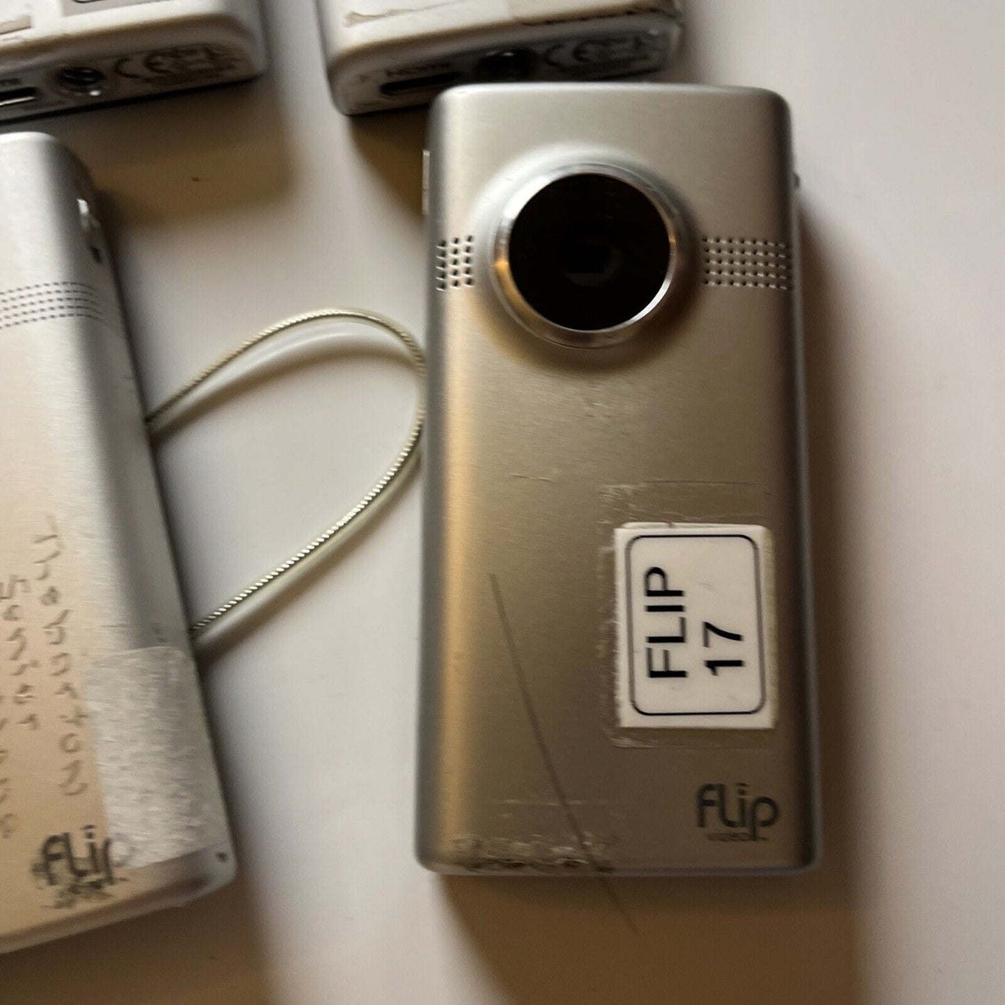 10x Flip MinoHD Digital Camera *Requires Battery Replacement - For Repairs*