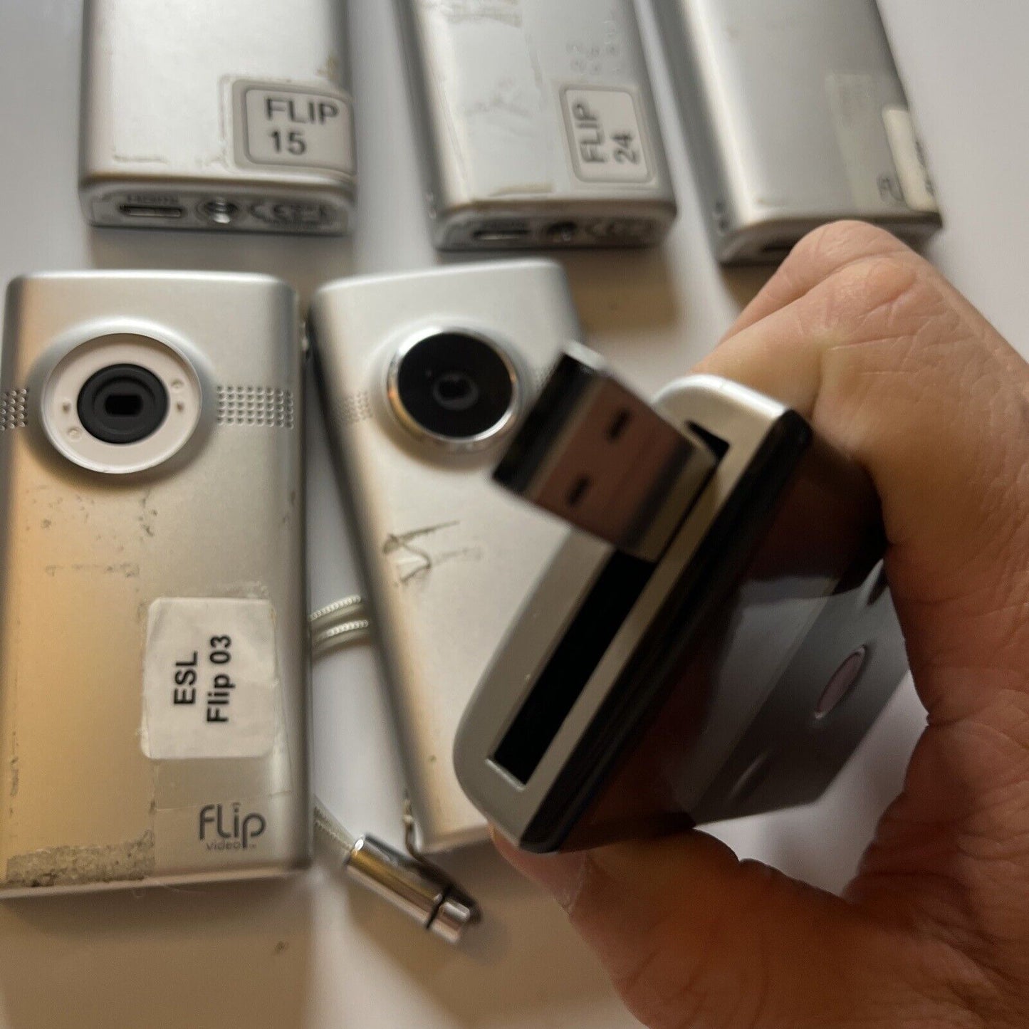 10x Flip MinoHD Digital Camera *Requires Battery Replacement - For Repairs*