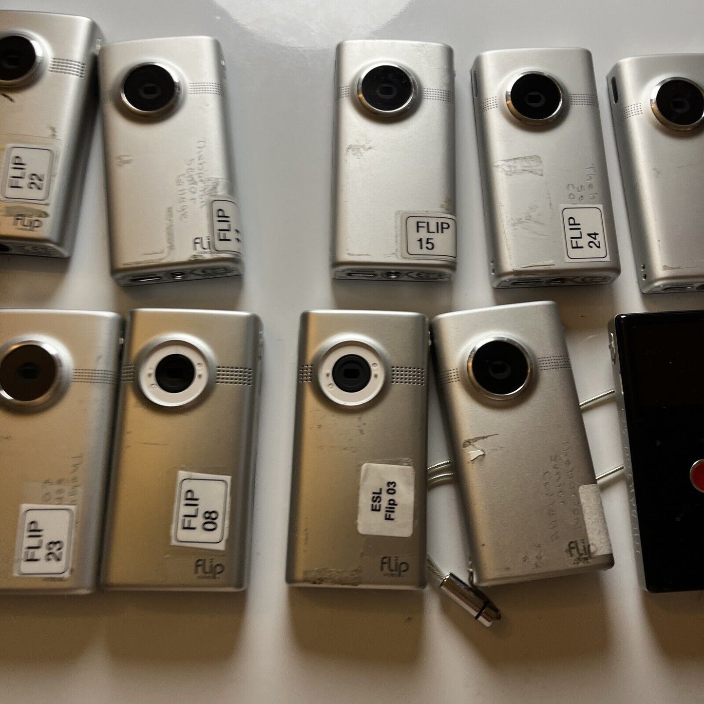 10x Flip MinoHD Digital Camera *Requires Battery Replacement - For Repairs*
