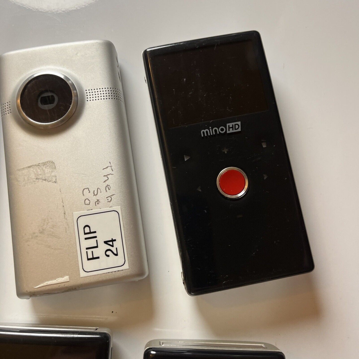 10x Flip MinoHD Digital Camera *Requires Battery Replacement - For Repairs*