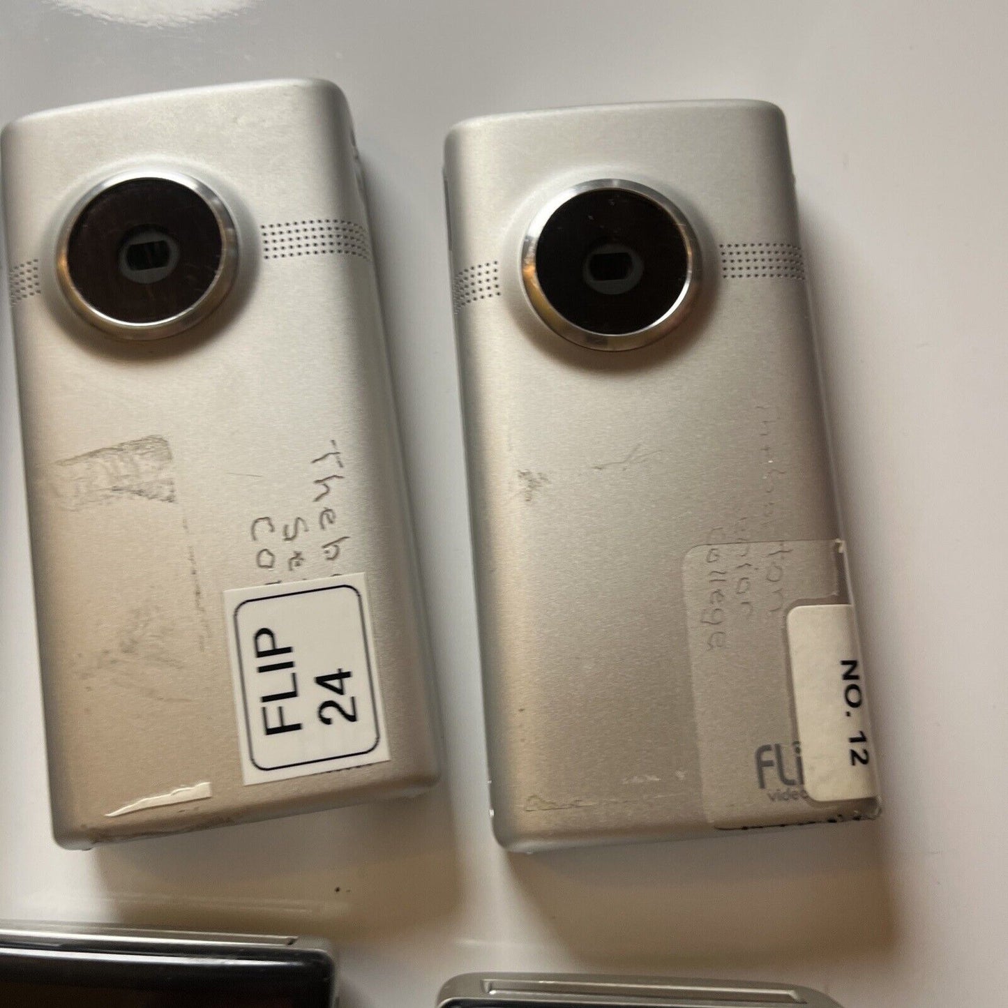 10x Flip MinoHD Digital Camera *Requires Battery Replacement - For Repairs*