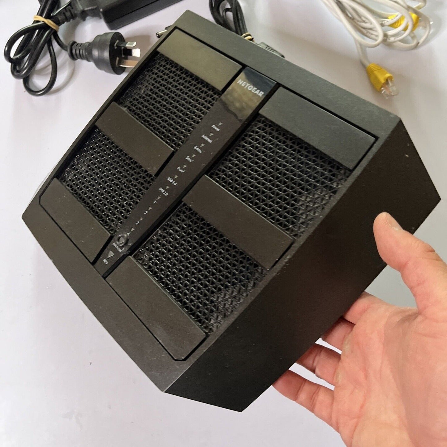 Netgear R8000 Nighthawk X6 AC3200 Tri-Band 4-Port WiFi Gigabit Wireless Router