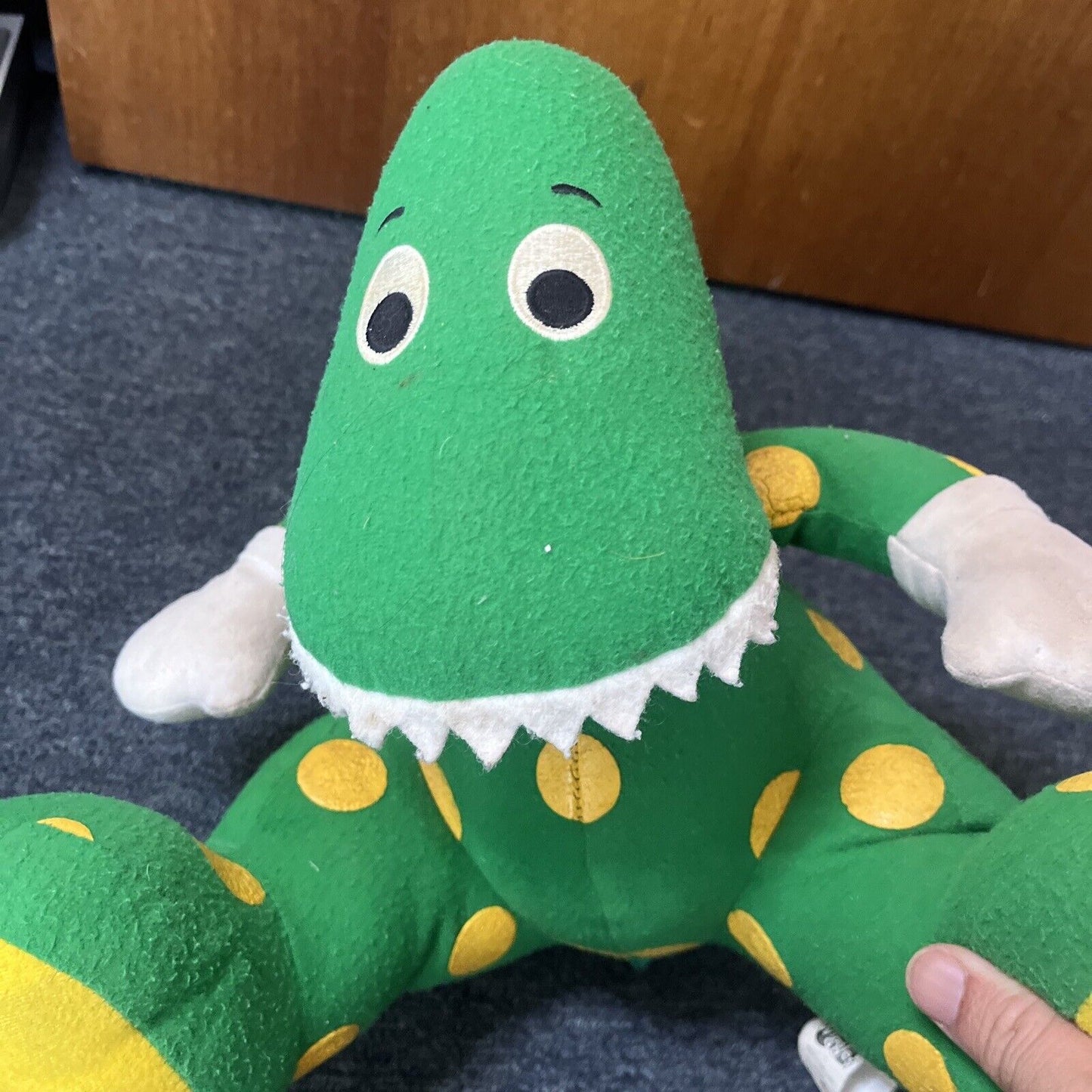 Dorothy The Dinosaur The Wiggles 1997 12" Plush Toy