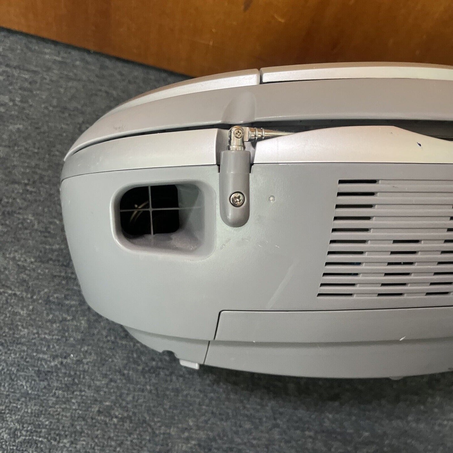 Sony CFD-S250 CD Radio Cassette-Recorder *Requires Cassette Belt Replacement*