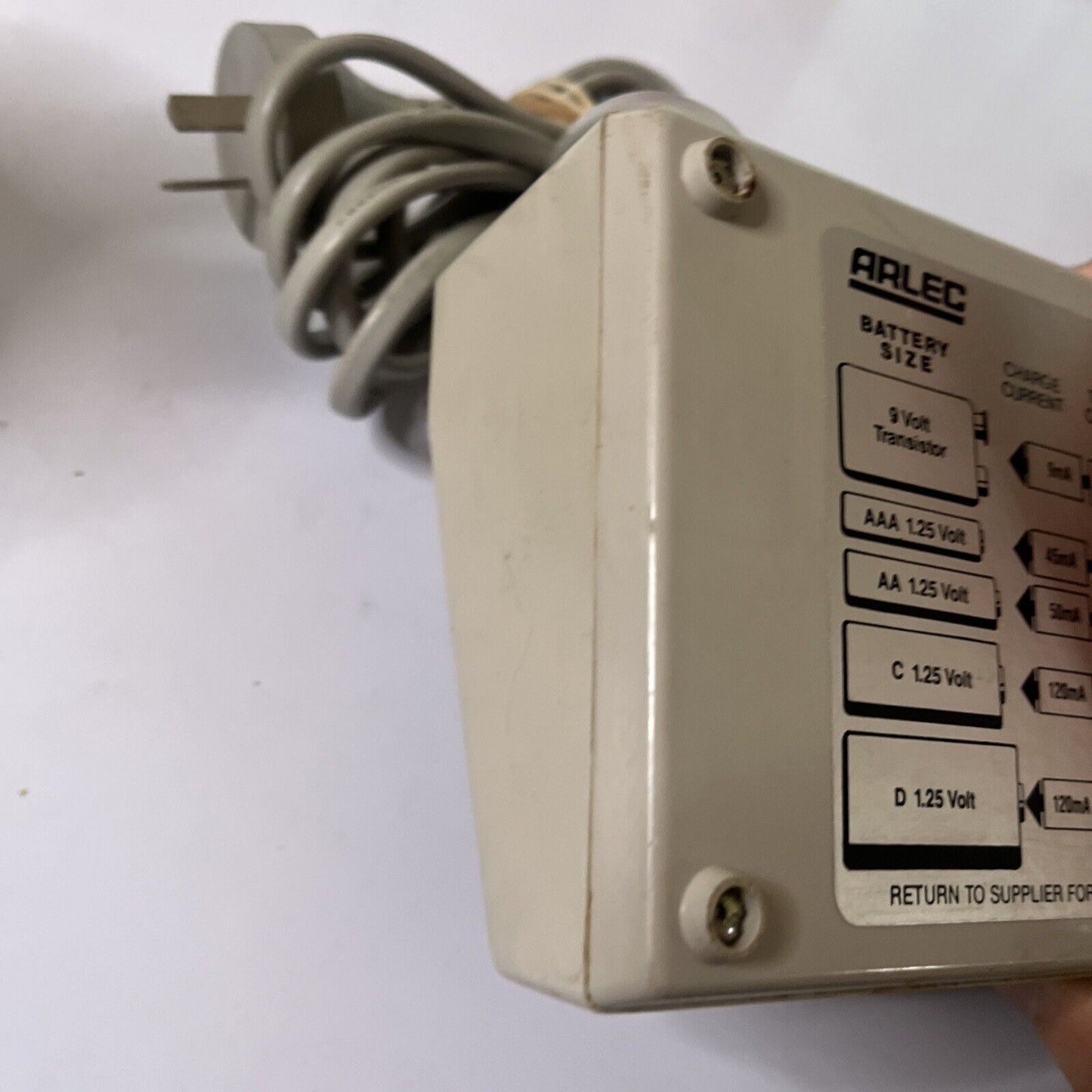 Arlec Universal Nickel Cadmium Charger 9V AA AAA C D