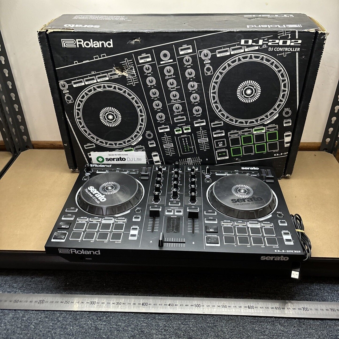 Roland DJ-202 2-Channel 4-Deck Serato DJ controller