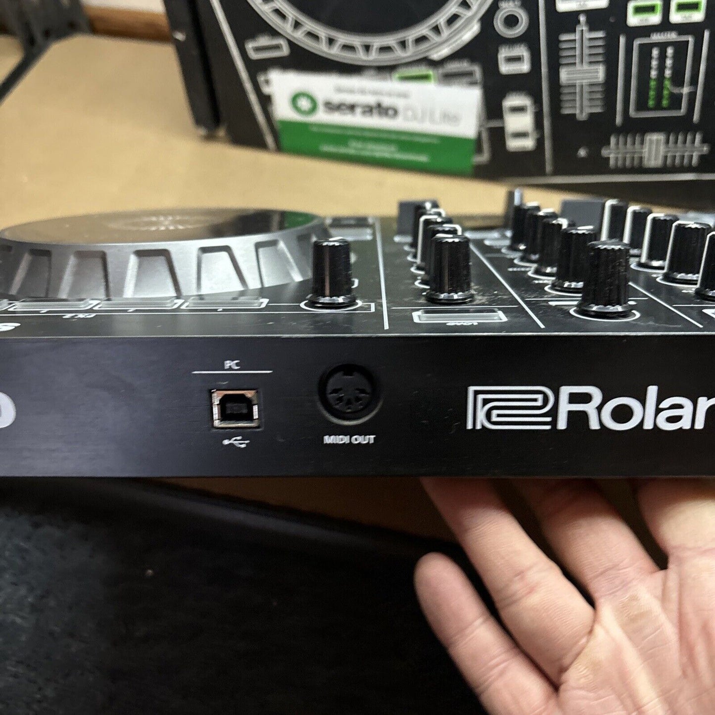 Roland DJ-202 2-Channel 4-Deck Serato DJ controller