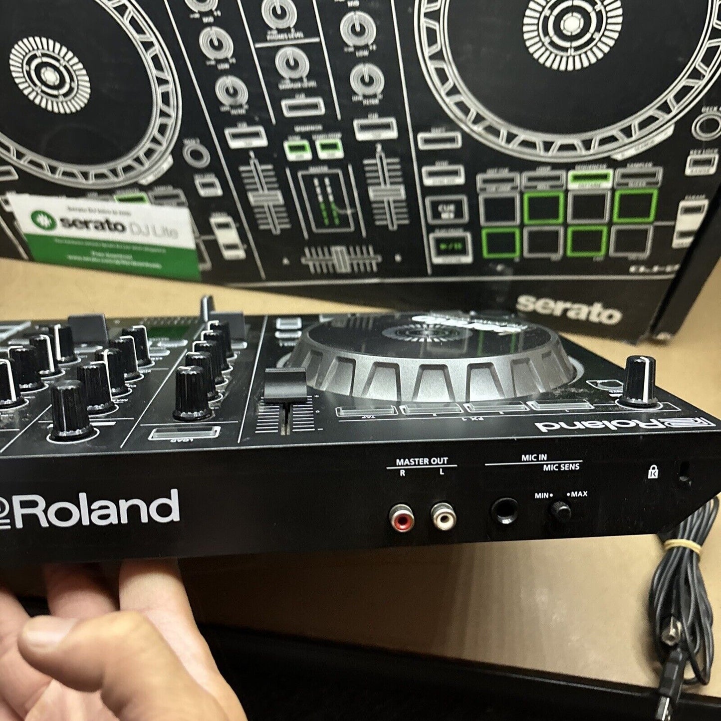 Roland DJ-202 2-Channel 4-Deck Serato DJ controller