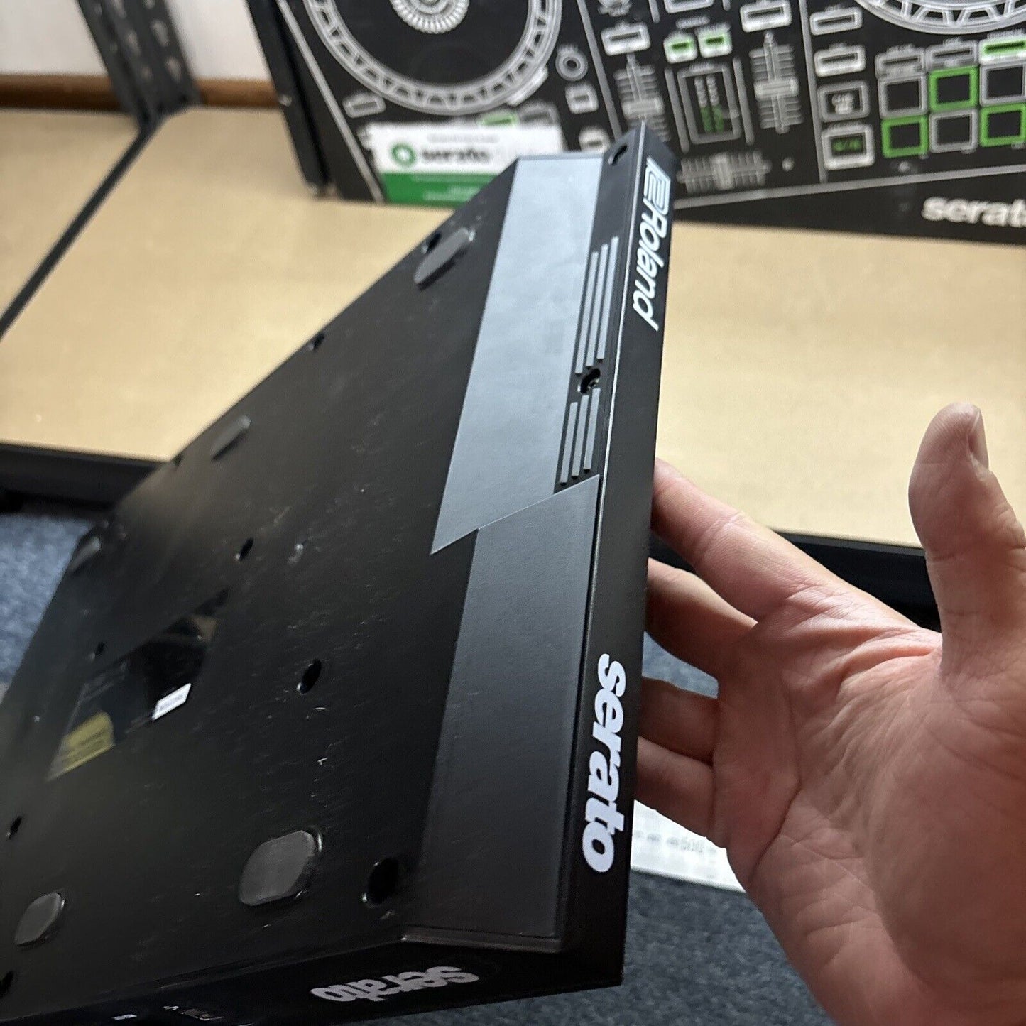 Roland DJ-202 2-Channel 4-Deck Serato DJ controller