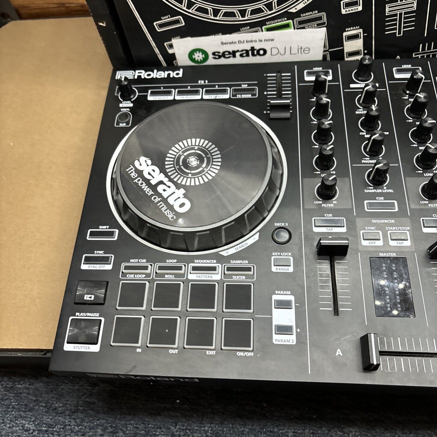 Roland DJ-202 2-Channel 4-Deck Serato DJ controller