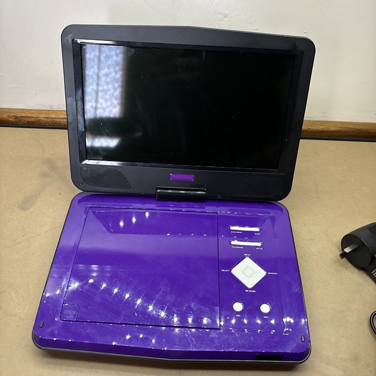 Target 10.1" Portable DVD Player PDVD-1003 Region 4