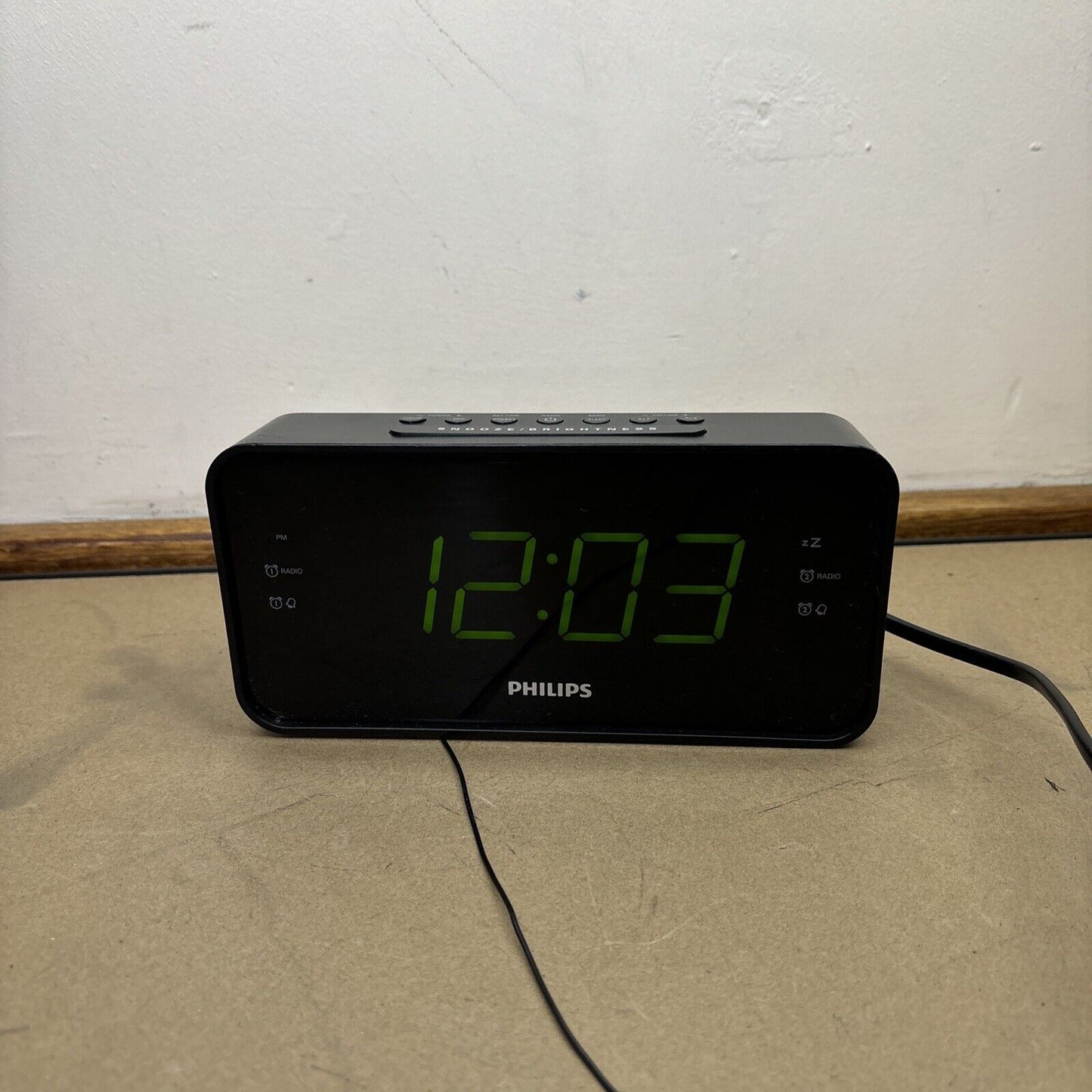 Philips AJ3232B/79 Big LED Alarm Clock AM/FM Radio
