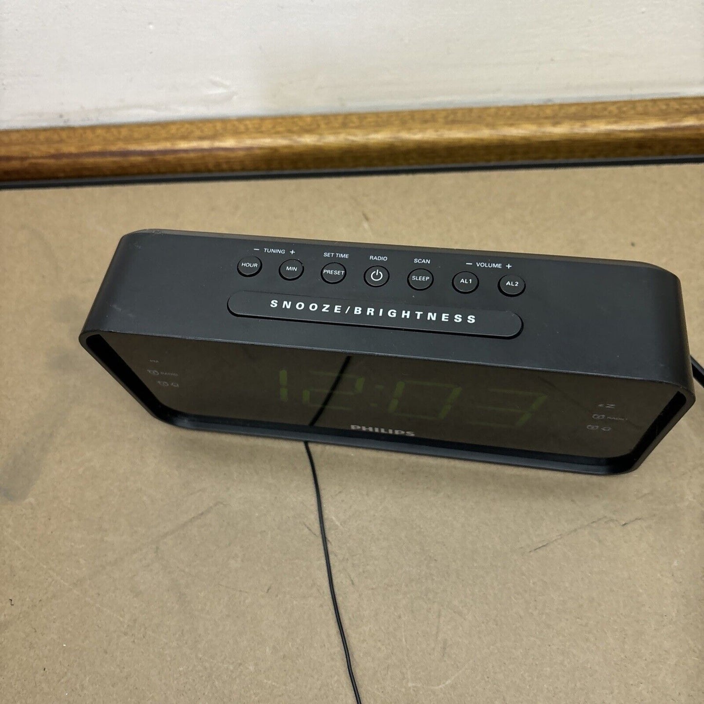 Philips AJ3232B/79 Big LED Alarm Clock AM/FM Radio