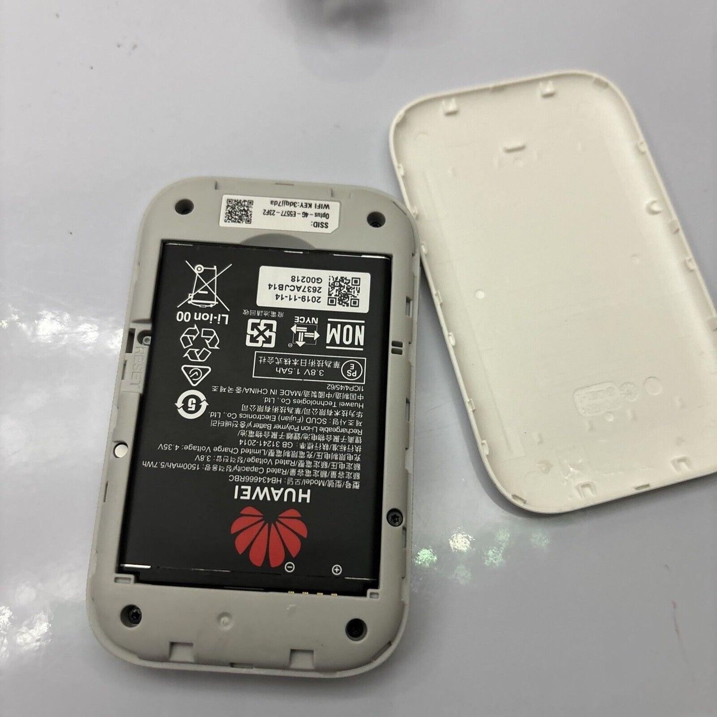 Optus Huawei 4G Mobile Wifi Modem E5577Fs-932 *Optus Locked*