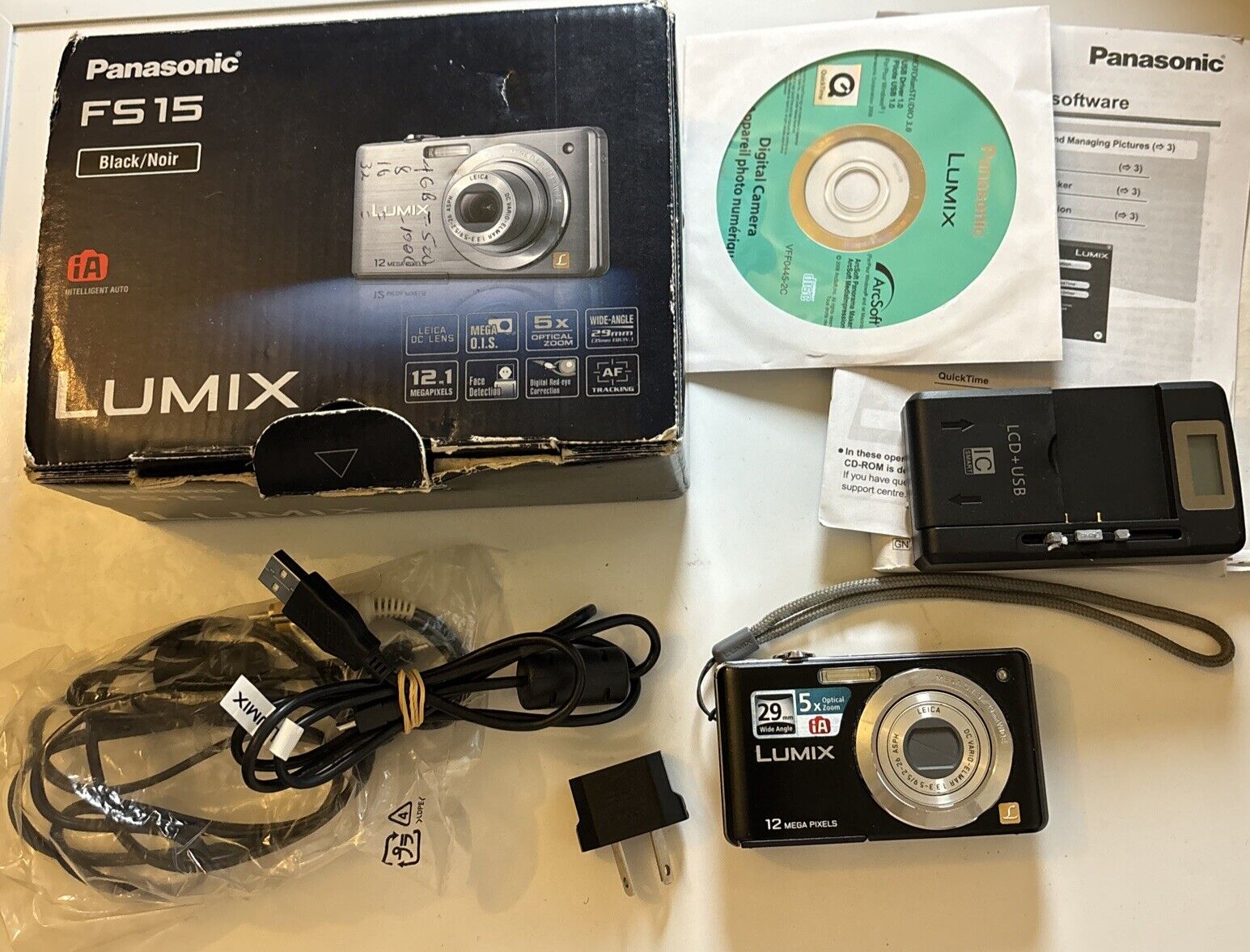 Appareil Photo Compact Panasonic Lumix FS45 Violet - 16,1 Mpx, Zoom 5x, Fonctionnel