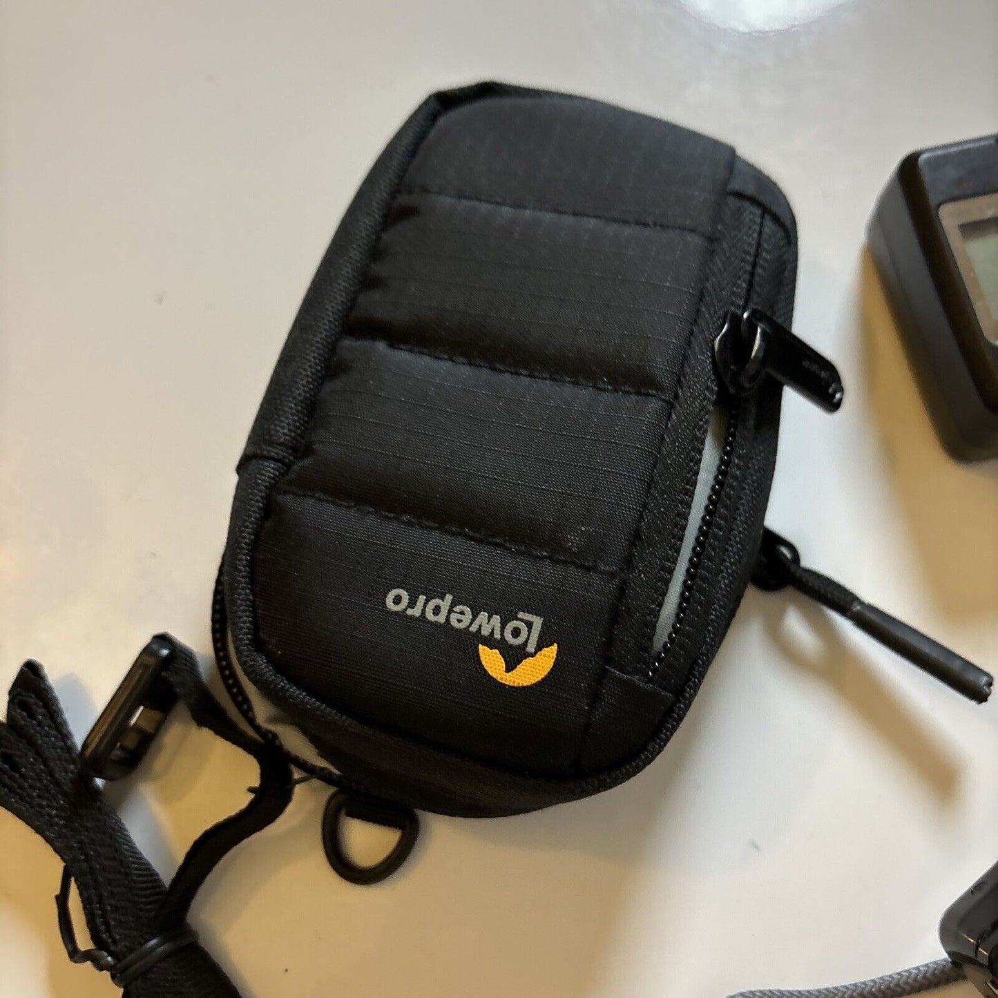 Olympus FE-4000 Digital Camera 12MP & Lowepro Case *Works But LCD Has Dead Pixel