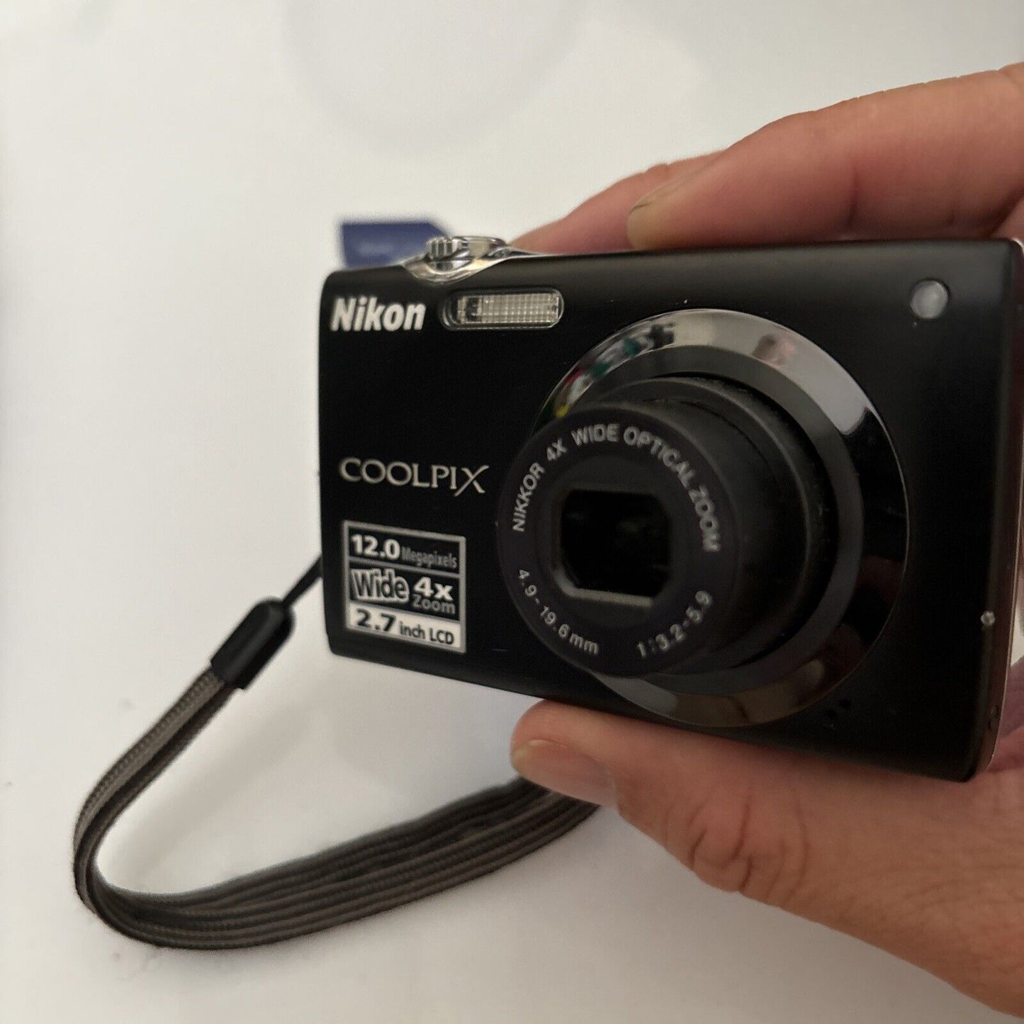 Nikon Coolpix S3000 Digital Camera 12MP With 4gb SD Card