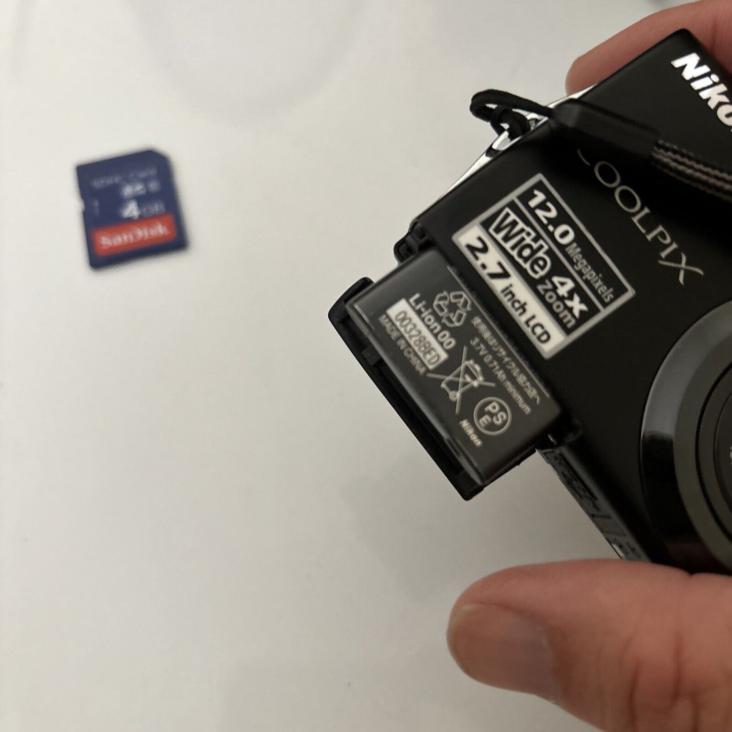 Nikon Coolpix S3000 Digital Camera 12MP With 4gb SD Card