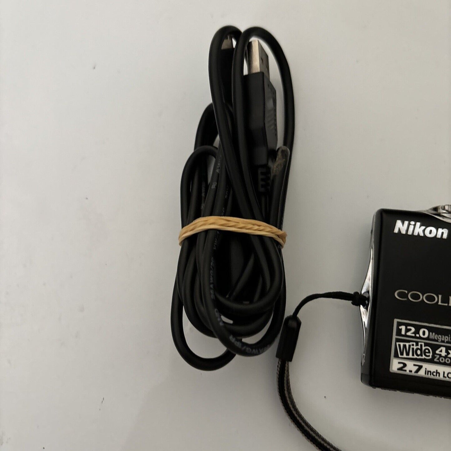 Nikon Coolpix S3000 Digital Camera 12MP With 4gb SD Card