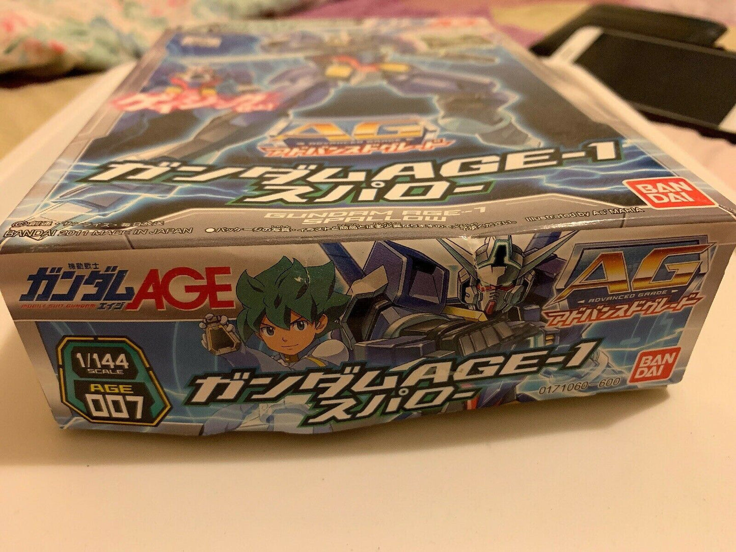 *NEW* Bandai AG 1/144 Gundam AGE-1 Spallow 2011