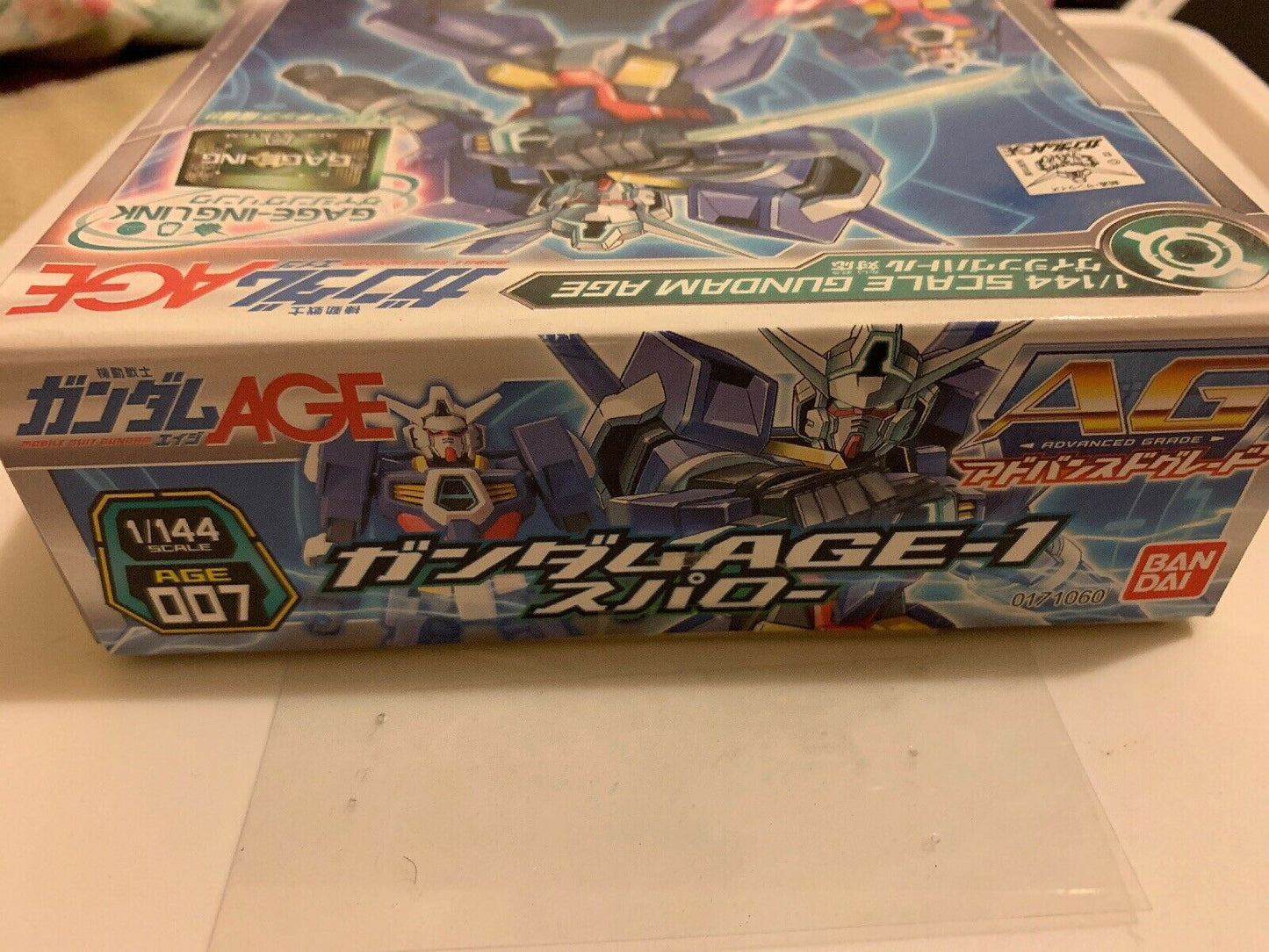 *NEW* Bandai AG 1/144 Gundam AGE-1 Spallow 2011