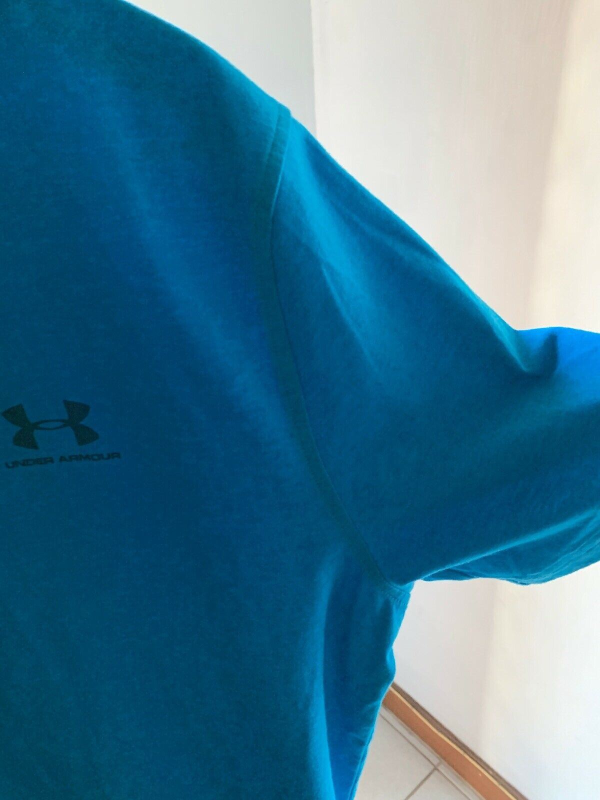 Under Armour HeatGear Medium Blue Shirt
