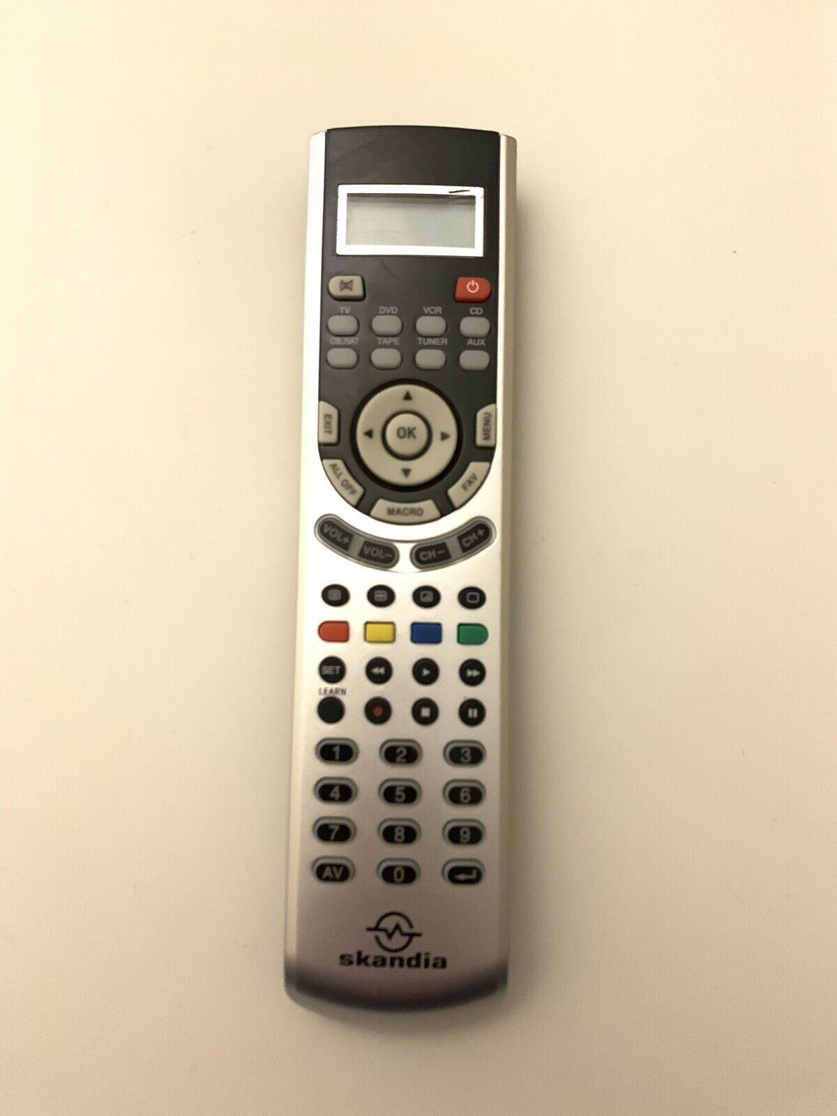 Skandia Universal LCD Remote Control 8-in-1 plus Learning - Control 8 remotes 1