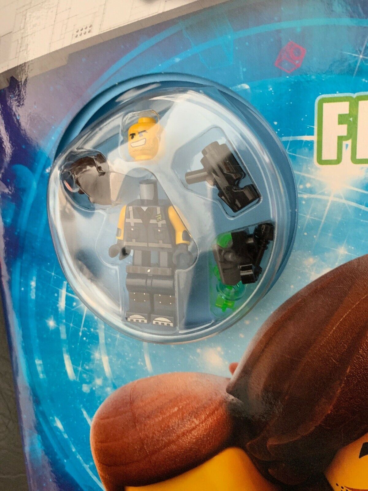THE LEGO MOVIE 2: VEST FRIENDS ACTIVITY BOOK WITH MINIFIGURE