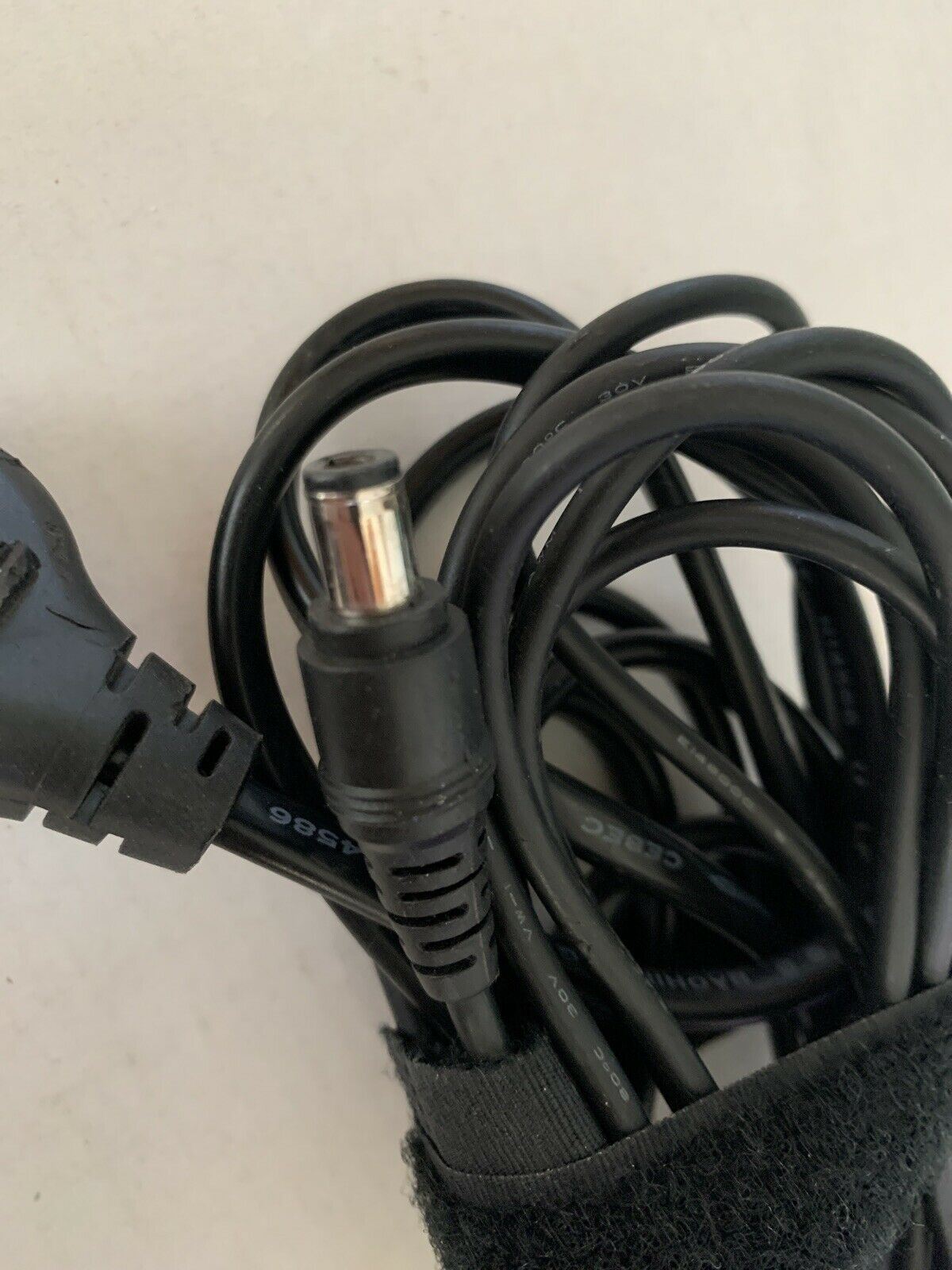 Genuine TOSHIBA AC Adapter PA3201U-1ACA SEB100P2-15.0 15V 5A 75W