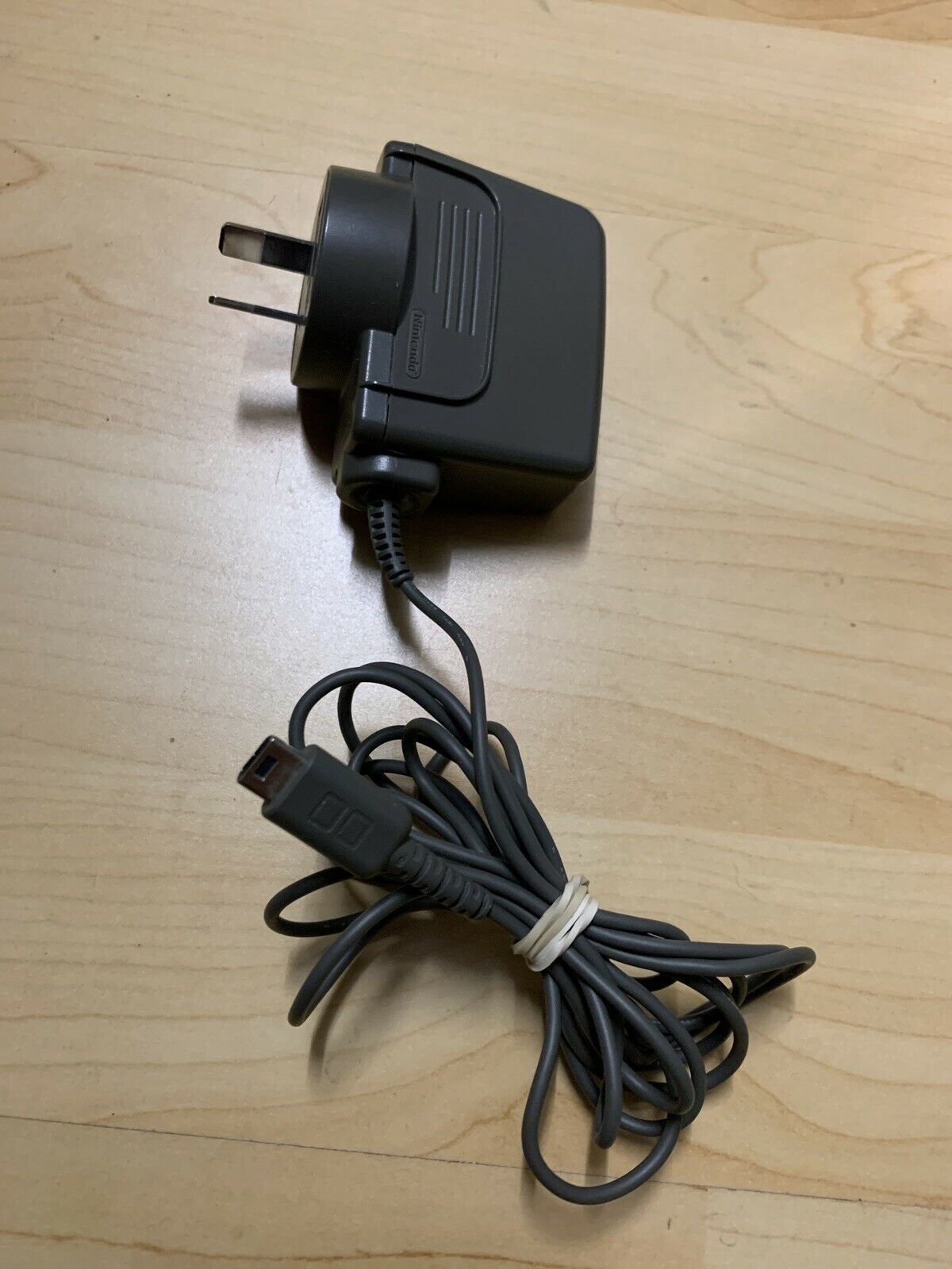 Genuine Nintendo DS Lite AC Adapter Model USG-002(AUS) Charger Official Nintendo