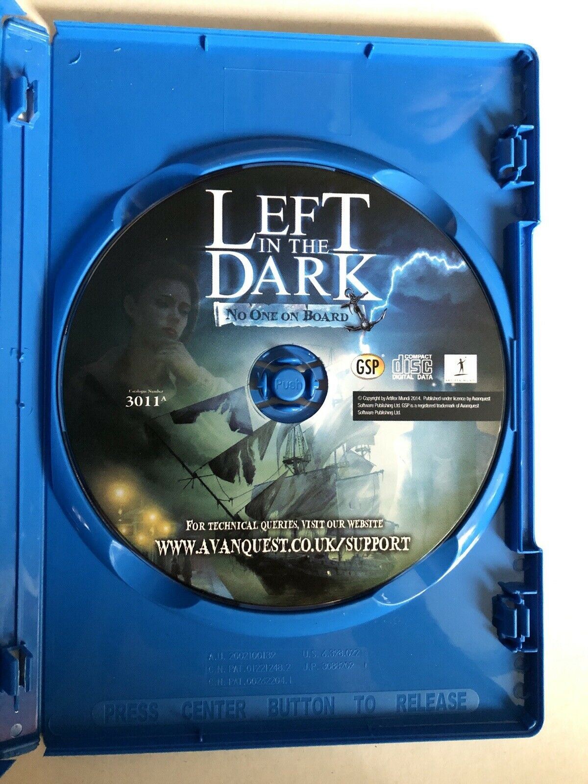 Left In The Dark: No One On Board - PC CD-ROM Windows Hidden Object Game