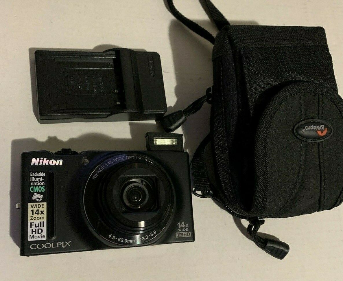 Nikon Coolpix S8200 Digital Camera 16.1mp 14x Optical Zoom With Charger & Case