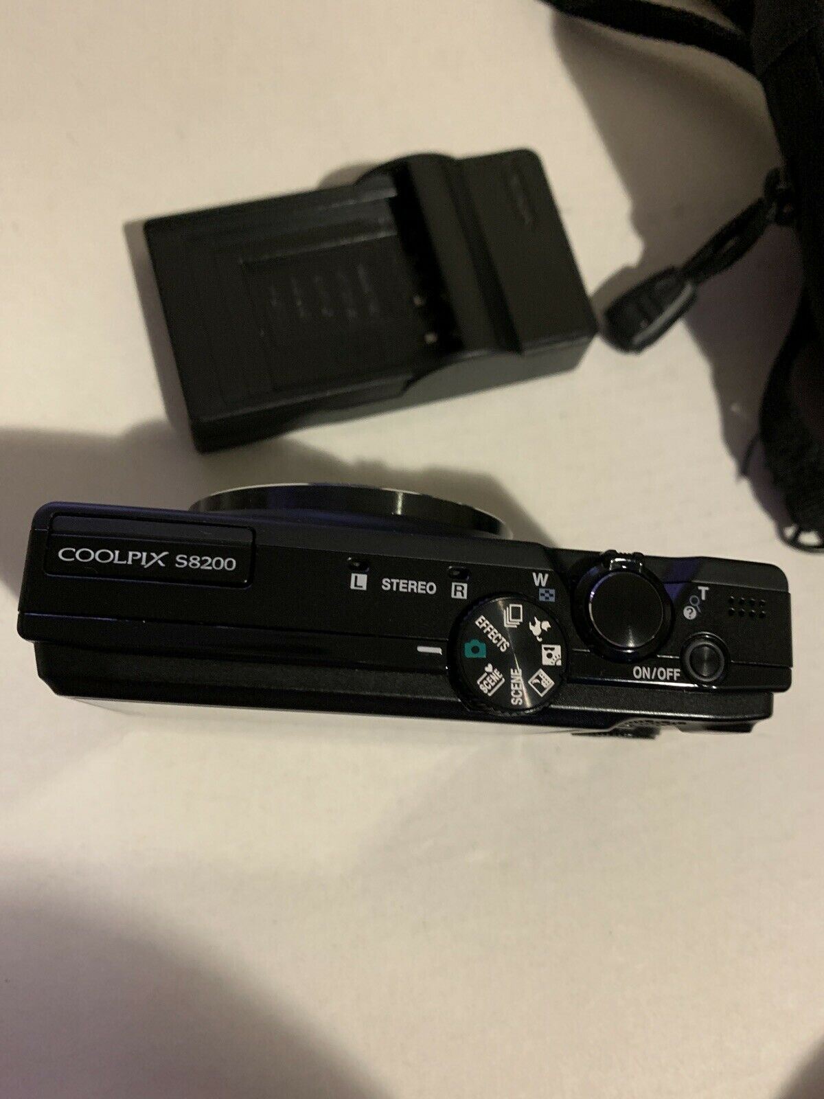 Nikon Coolpix S8200 Digital Camera 16.1mp 14x Optical Zoom With Charger & Case