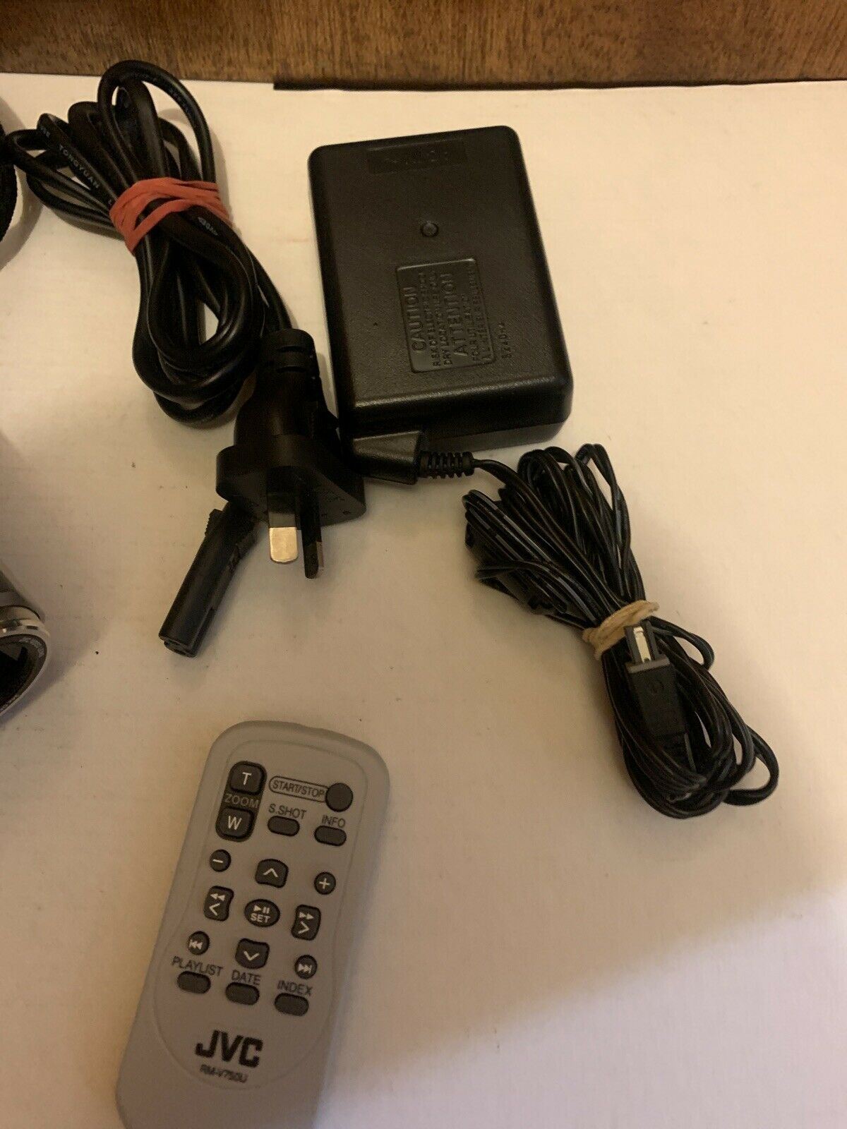 JVC Everio GZ-MG145AA Camcorder 40gb HDD With Remote, Charger & Camera Case