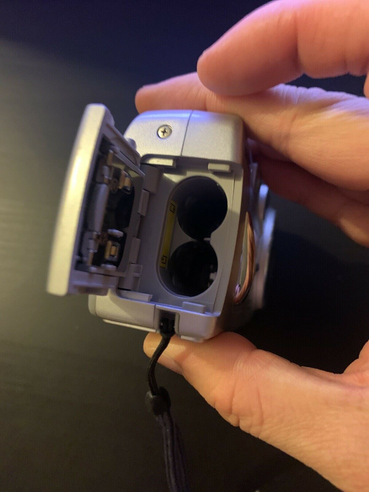 Sony DSC-P72 Cyber-Shot 3.2MP Digital Camera *For Parts Or Repair Only*