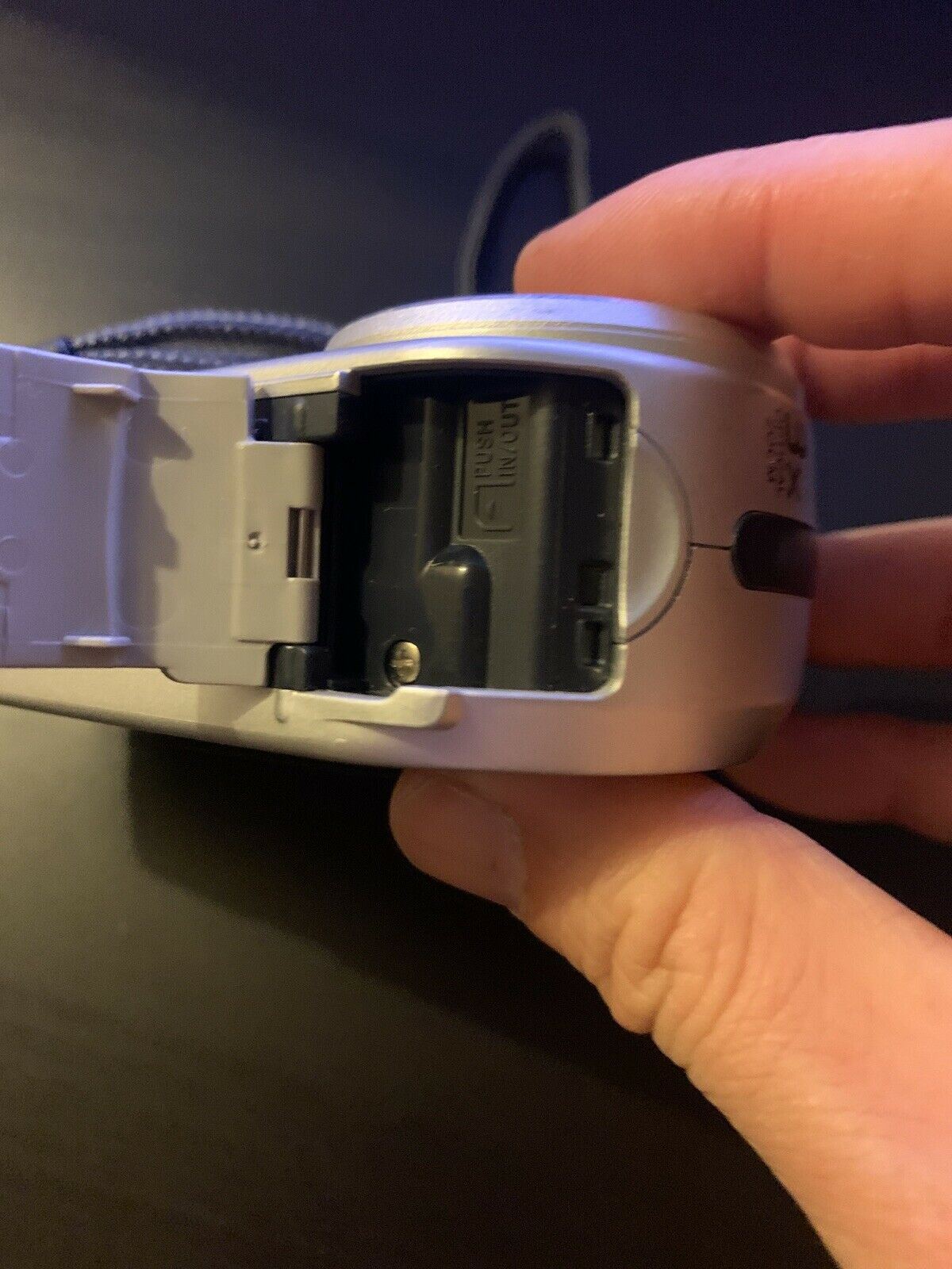 Sony DSC-P72 Cyber-Shot 3.2MP Digital Camera *For Parts Or Repair Only*