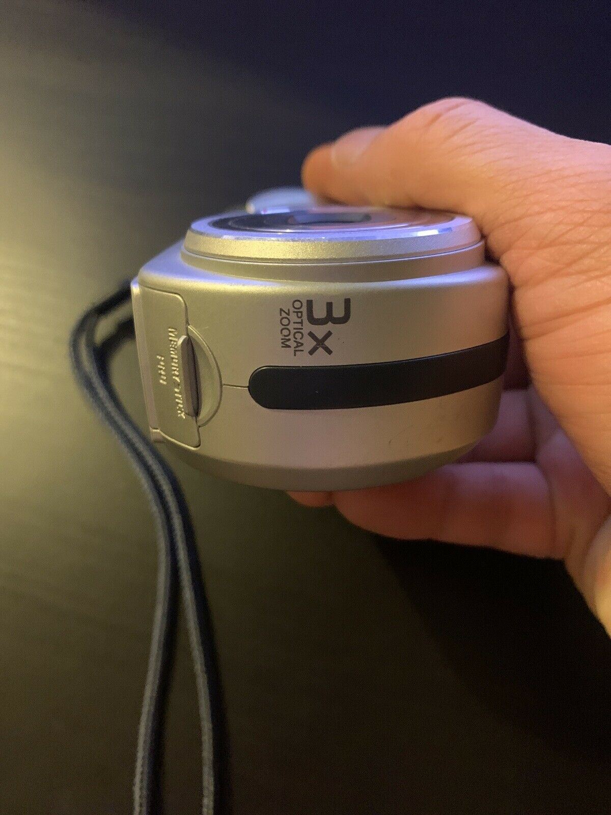 Sony DSC-P72 Cyber-Shot 3.2MP Digital Camera *For Parts Or Repair Only*