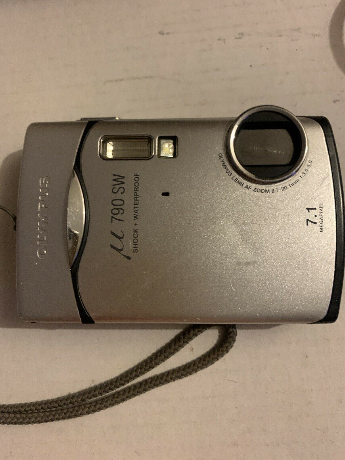 Olympus u790SW Shock & Waterproof Digital Camera 7.1MP With Charger